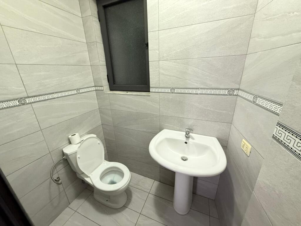 🏡 In Affitto – Appartamento 2+1 📍 Vicino a 5 Maji, Tirana  💶 Affitto: 500 mila lek/mese