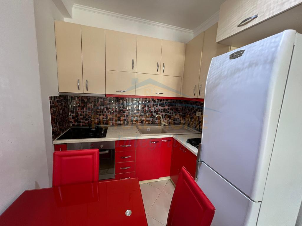 Shitet, Apartament 1+1, Unaza e Re, Tiranë.