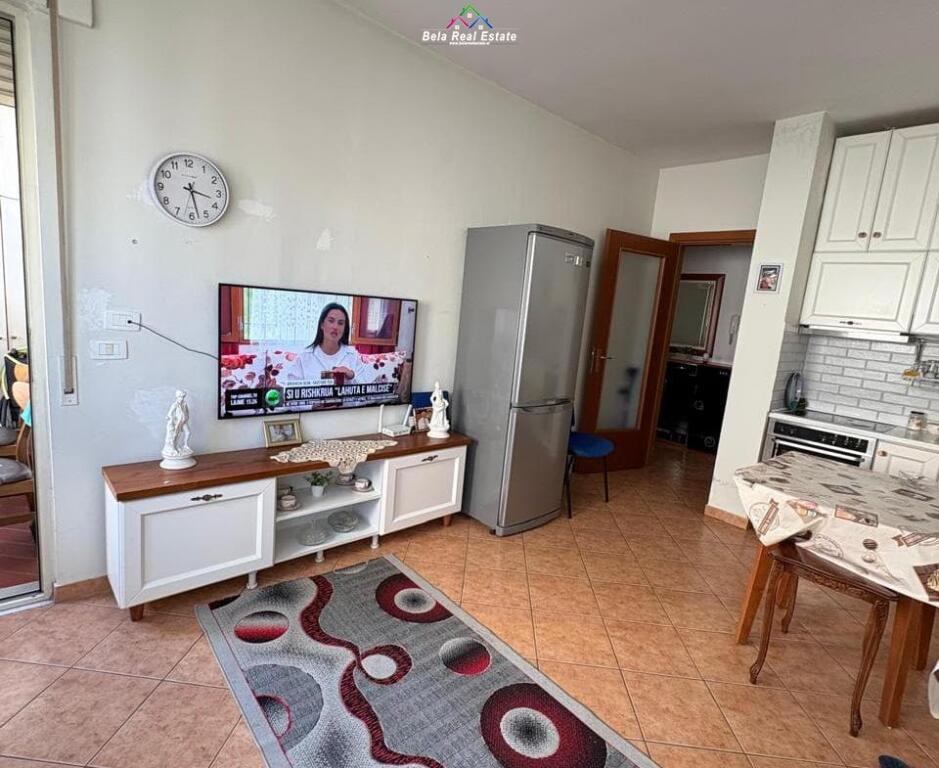 Appartamento in Affitto 1+1 Vicino a Komuna e Parisit (ID B2101259) Tirana