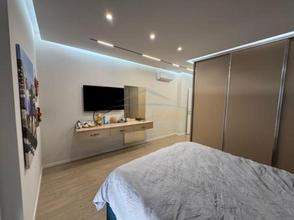 Shitet, Apartament 2+1+Post Parkimi, Korrekt Construksion , Kodra e Diellit.