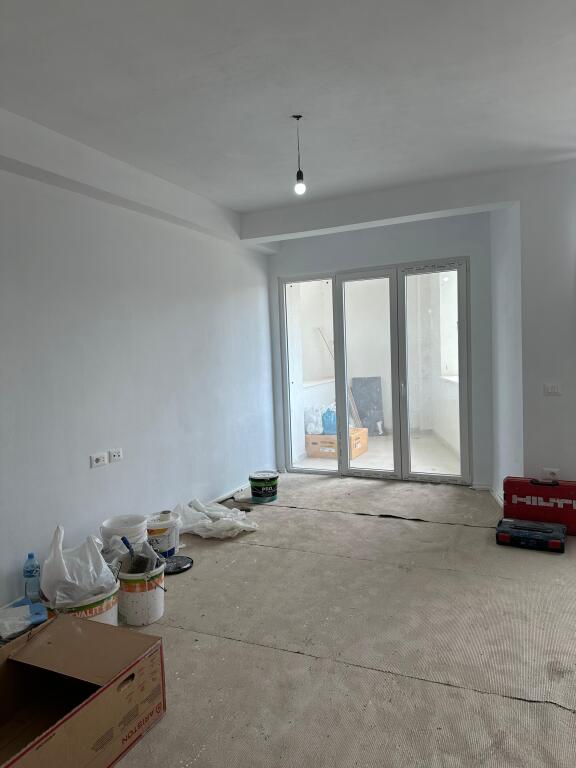 JEPET SUPER AMBIENT PER ZYRTE , RIVER REZIDENC TIRANE