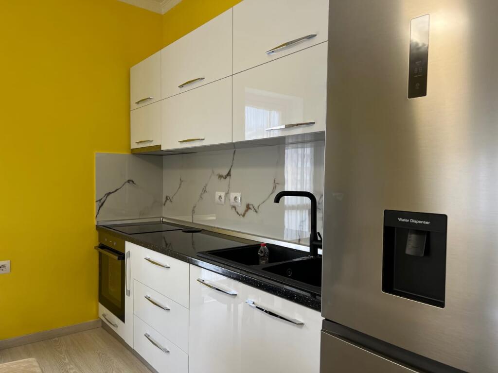 🏢Ne  zonen e Don Boskos,prane Supermarket Viva,jepet me qera apartament ,2+1,i mobiluar.60,000Leke