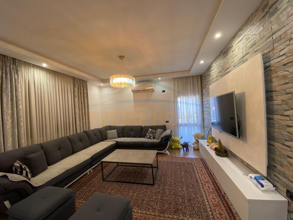 Qera, Apartament 2+1+2+Post Parkimi, Selitë, Tiranë.