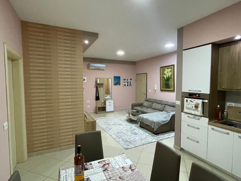 Affittasi appartamento 2+1+1 STAZIONE DEI TRENI 650€