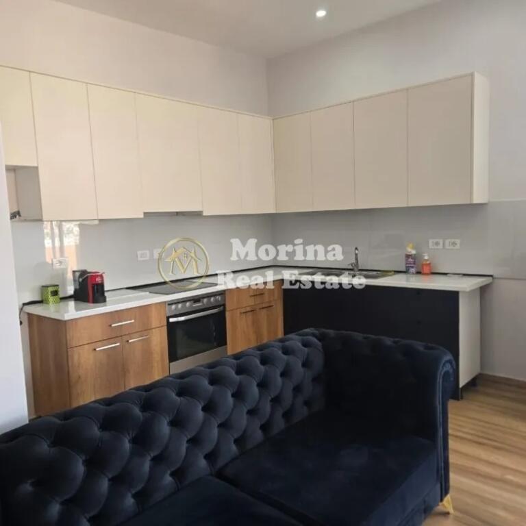Affitto Appartamento 5+1+2+ Annesso+ Blk ,Via Dibres,1500 euro/mese.