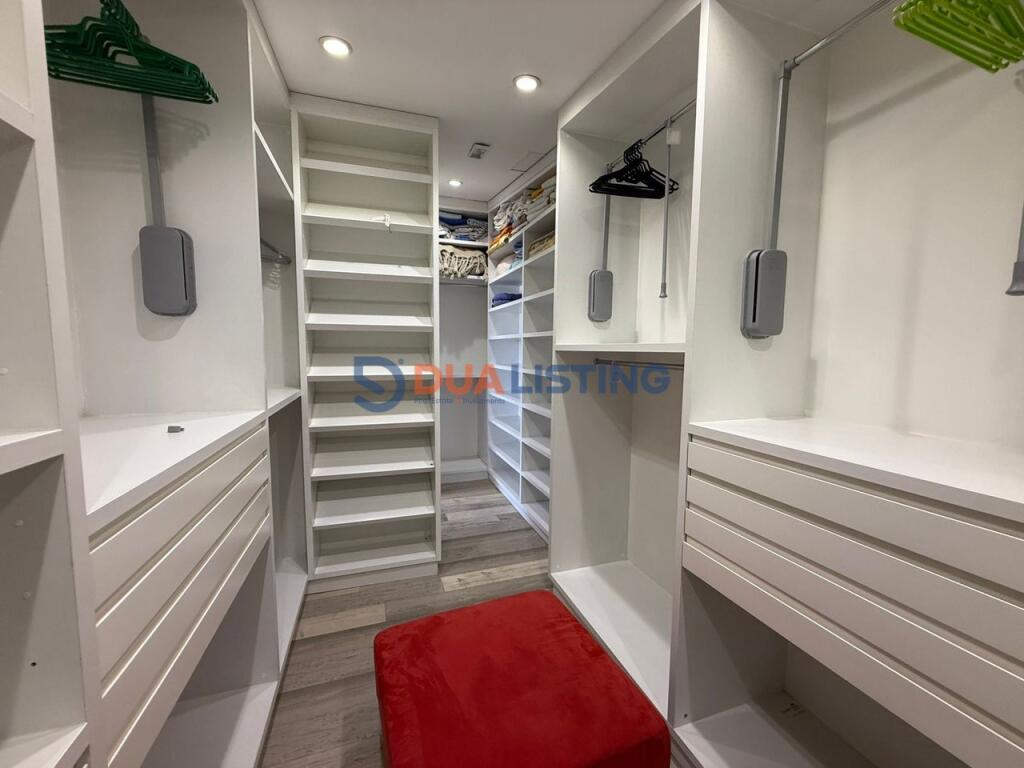 Penthouse for rent at the dry lake!!