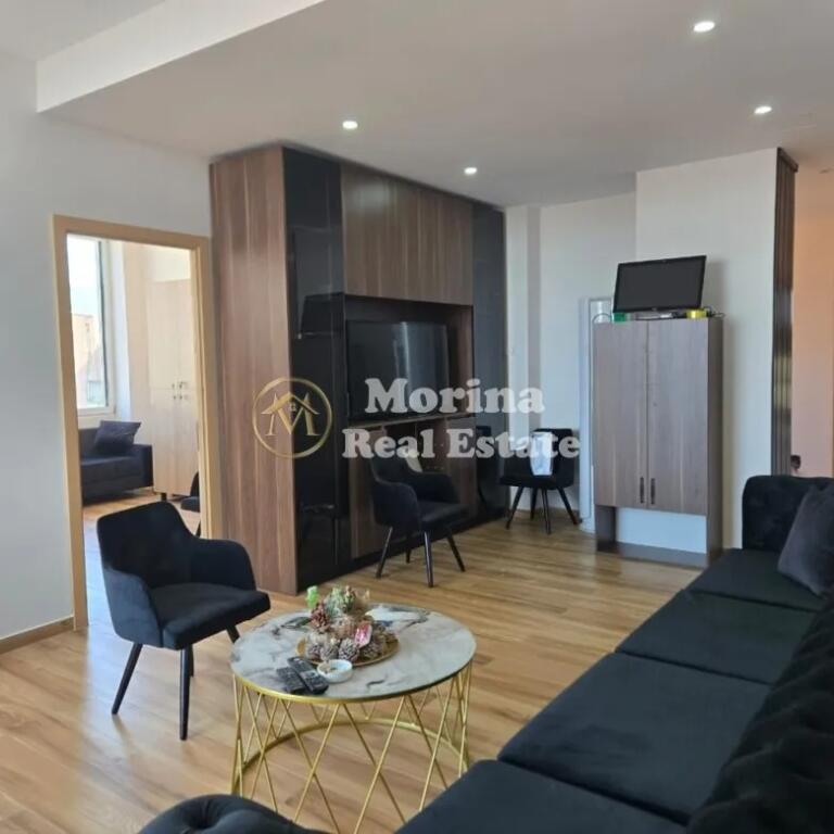 Affitto Appartamento 5+1+2+ Annesso+ Blk ,Via Dibres,1500 euro/mese.
