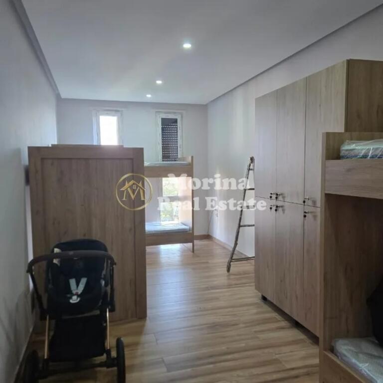 Affitto Appartamento 5+1+2+ Annesso+ Blk ,Via Dibres,1500 euro/mese.