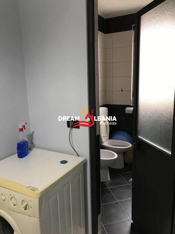 Appartamento 2+1 +Balcone in affitto a Bllok, vicino a Piazza Wilson – Tirana (ID 4229465)