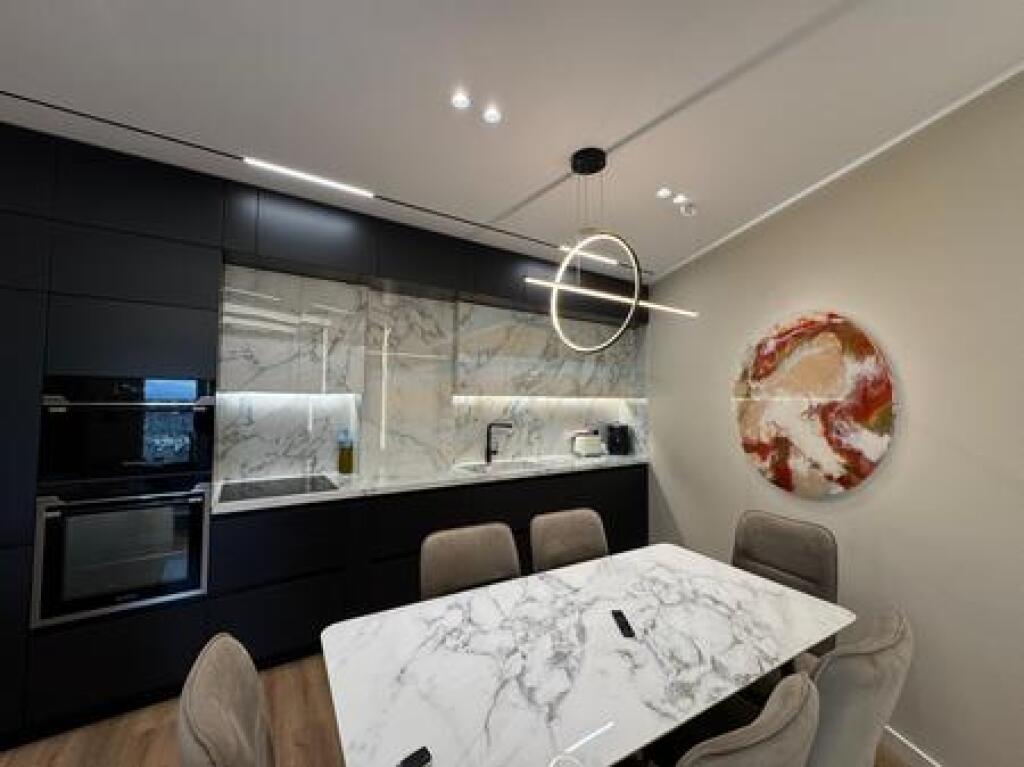 Shitet, Apartament 2+1+2 + Post Parkimi+ Depo, Kodra e Diellit, Tiranë