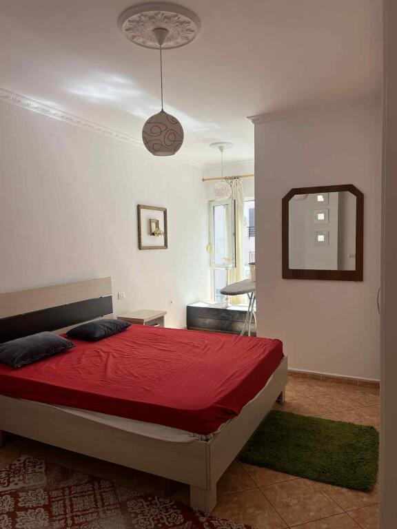 Jepet me qira 2+1+2 ZOGU I ZI 700€