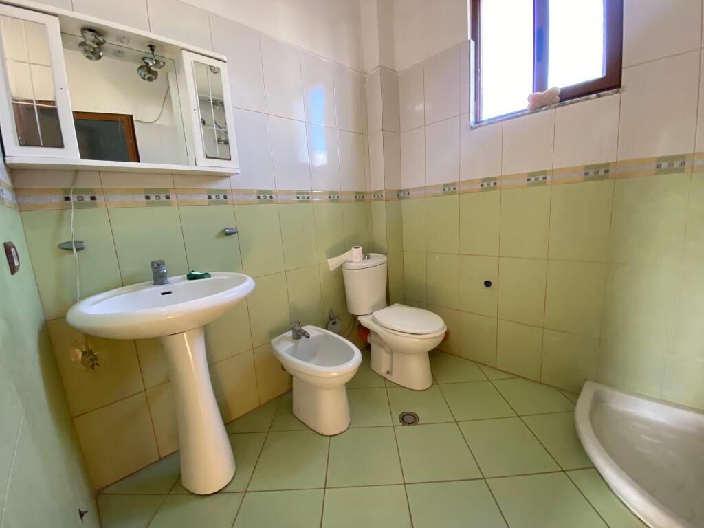 Shitet Apartament 1+1 – Rruga Albanopoli, Don Bosko