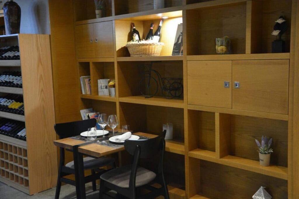 RISTORANTE IN AFFITTO 157M2 VIA DURRESIT 2.000 EURO