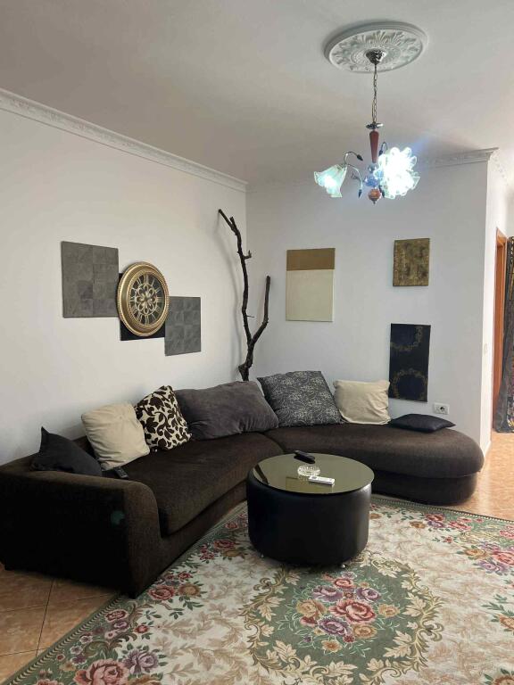 Jepet me qira 2+1+2 ZOGU I ZI 700€