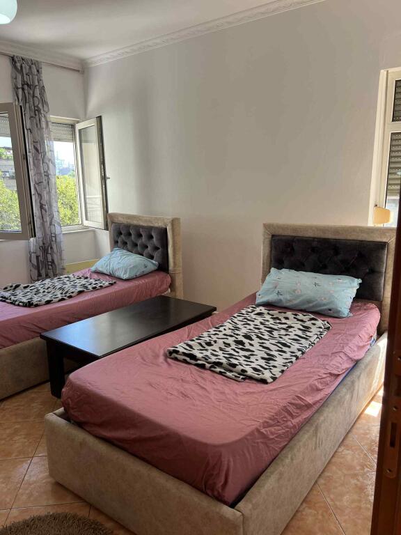 Jepet me qira 2+1+2 ZOGU I ZI 700€