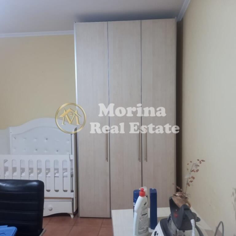 Qera, Apartament 2+1, tek 21-Dhjetori , — 650 euro/muaj.