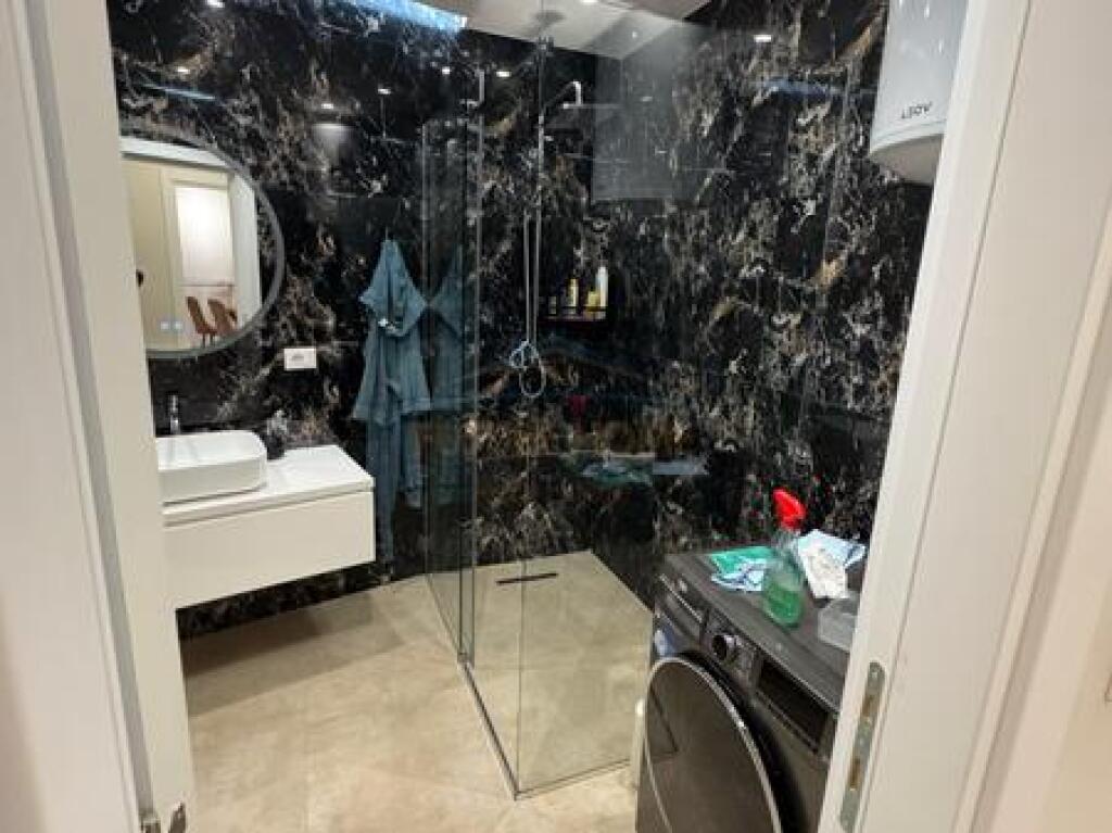 Shitet, Apartament 2+1+Post Parkimi, Korrekt Construksion , Kodra e Diellit.