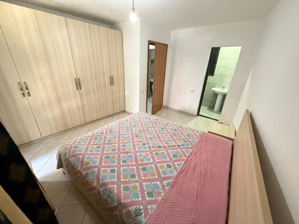 🏡 In Affitto – Appartamento 2+1 📍 Vicino a 5 Maji, Tirana  💶 Affitto: 500 mila lek/mese