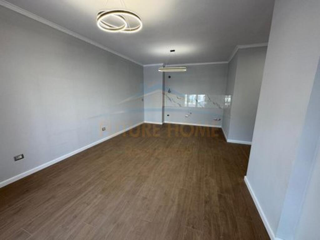 Shitet, Apartament 2+1, Rruga Shefqet Kuka, Fresk, Tiranë.
