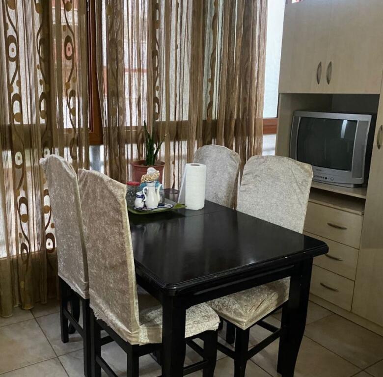 Yzberisht, jepet me qera apartament 1+1!