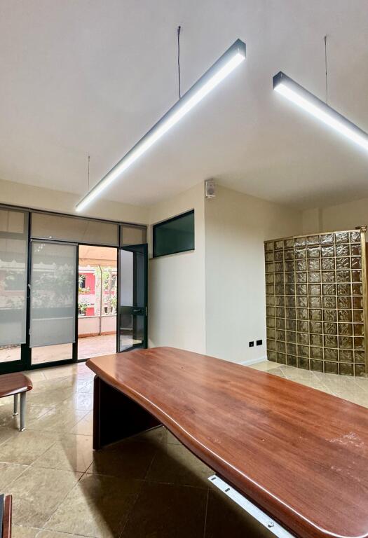 Ufficio in affitto presso Rtsh, 220m2, 3400Eur