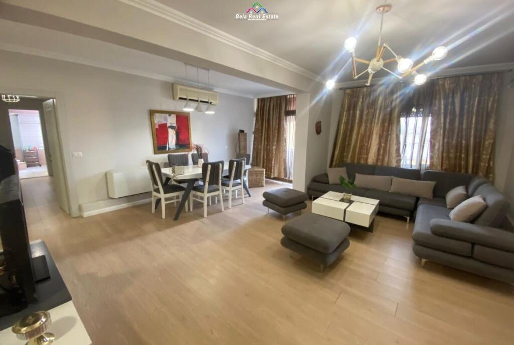Appartamento in affitto 3+1+2 nel Centro (ID B230171) Tirana