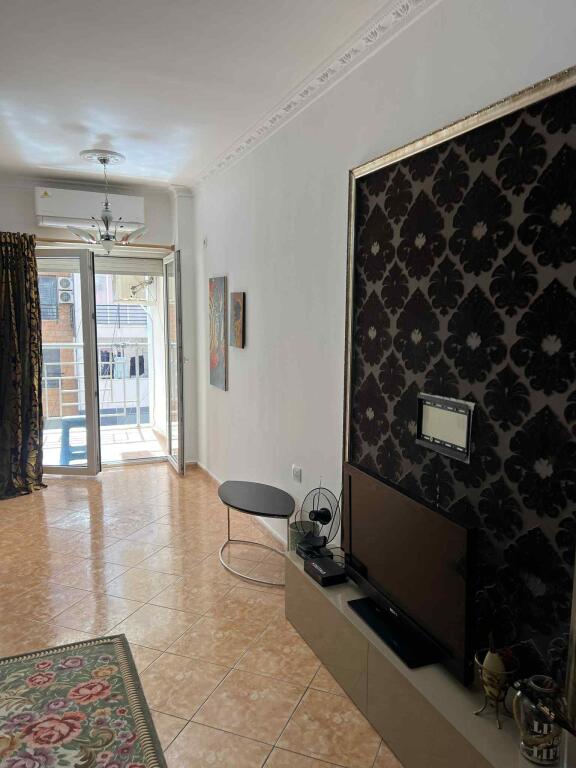 Jepet me qira 2+1+2 ZOGU I ZI 700€