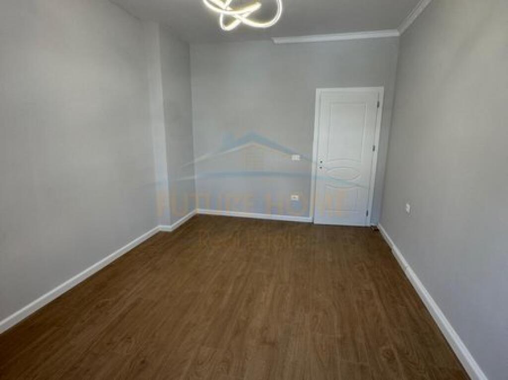 Shitet, Apartament 2+1, Rruga Shefqet Kuka, Fresk, Tiranë.