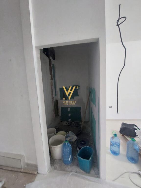 LOCALE COMMERCIALE IN AFFITTO 110 M2 A NISHARAKU 2.000 EURO