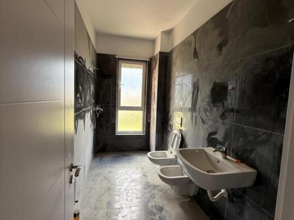 For sale, 2+1 Apartment, Paskuqan, Tirana.