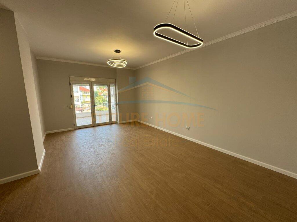 Shitet, Apartament 2+1, Rruga Shefqet Kuka, Fresk, Tiranë.