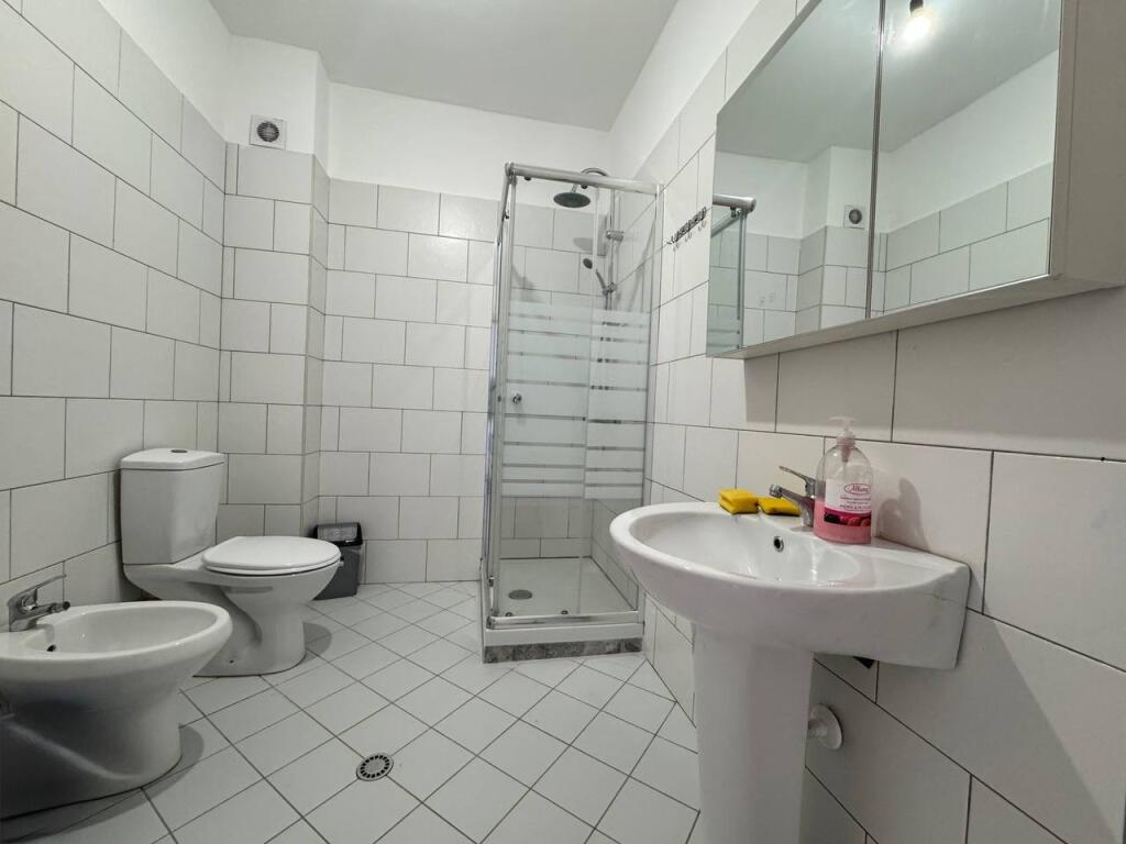 Qera apartament 2+1 Durres Rrota e Kuqe