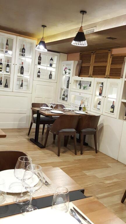RISTORANTE IN AFFITTO 157M2 VIA DURRESIT 2.000 EURO