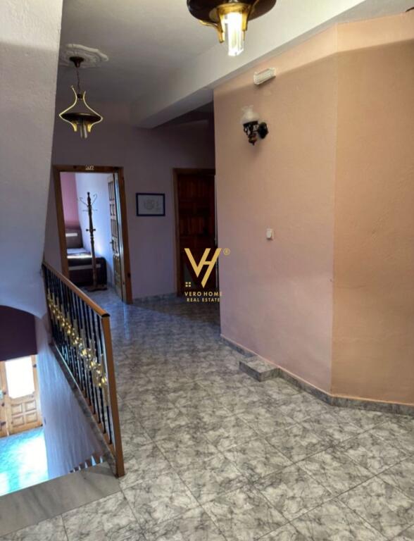 HOTEL BAR RISTORANTE IN VENDITA A KORÇE 400.000 EURO