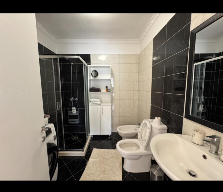 Japim me qira 2+1 pranë ish Doganës