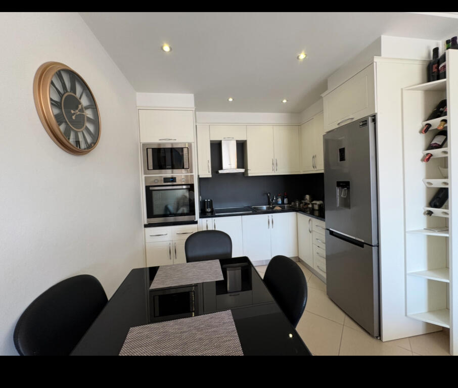 Japim me qira 2+1 pranë ish Doganës