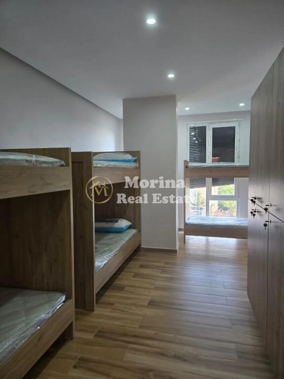 Affitto Appartamento 5+1+2+ Annesso+ Blk ,Via Dibres,1500 euro/mese.