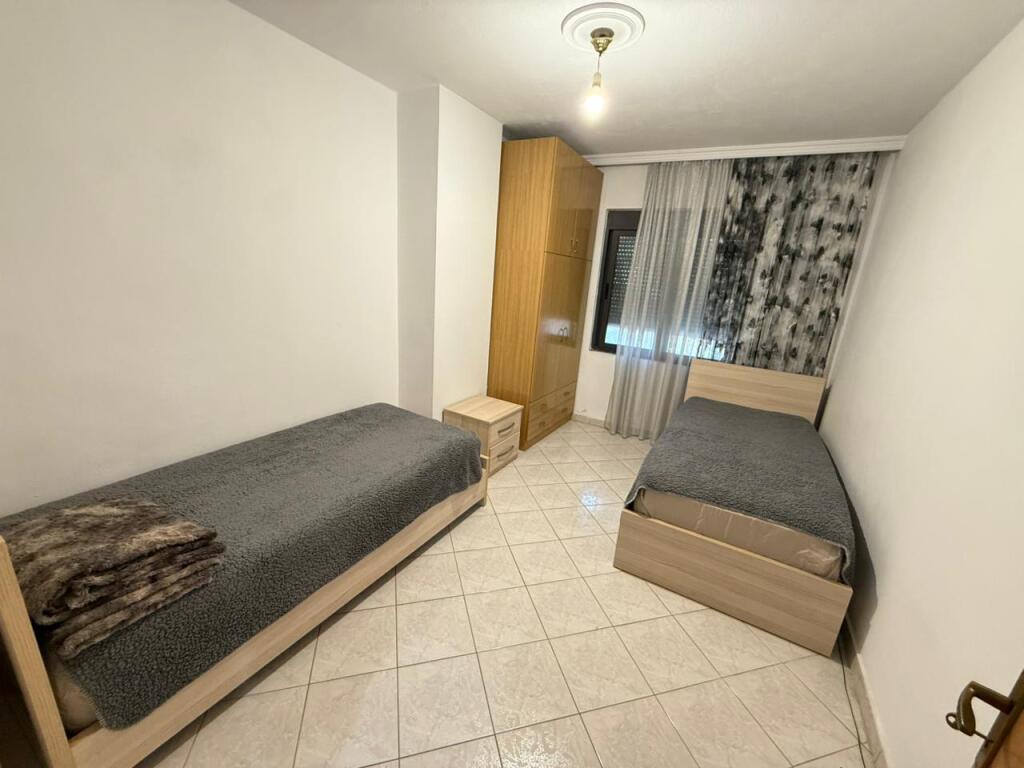 🏡 In Affitto – Appartamento 2+1 📍 Vicino a 5 Maji, Tirana  💶 Affitto: 500 mila lek/mese