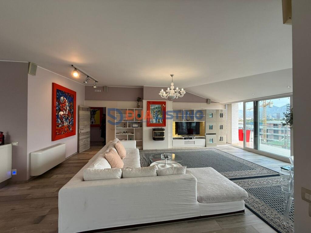 Penthouse for rent at the dry lake!!
