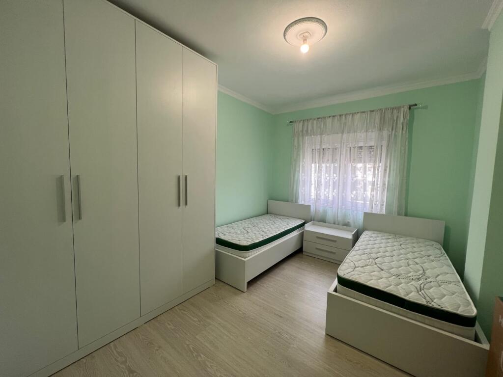 🏢Ne  zonen e Don Boskos,prane Supermarket Viva,jepet me qera apartament ,2+1,i mobiluar.60,000Leke