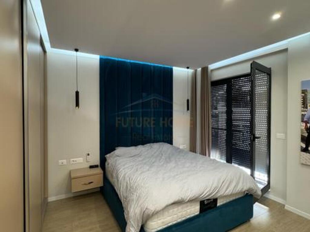 Shitet, Apartament 2+1+Post Parkimi, Korrekt Construksion , Kodra e Diellit.