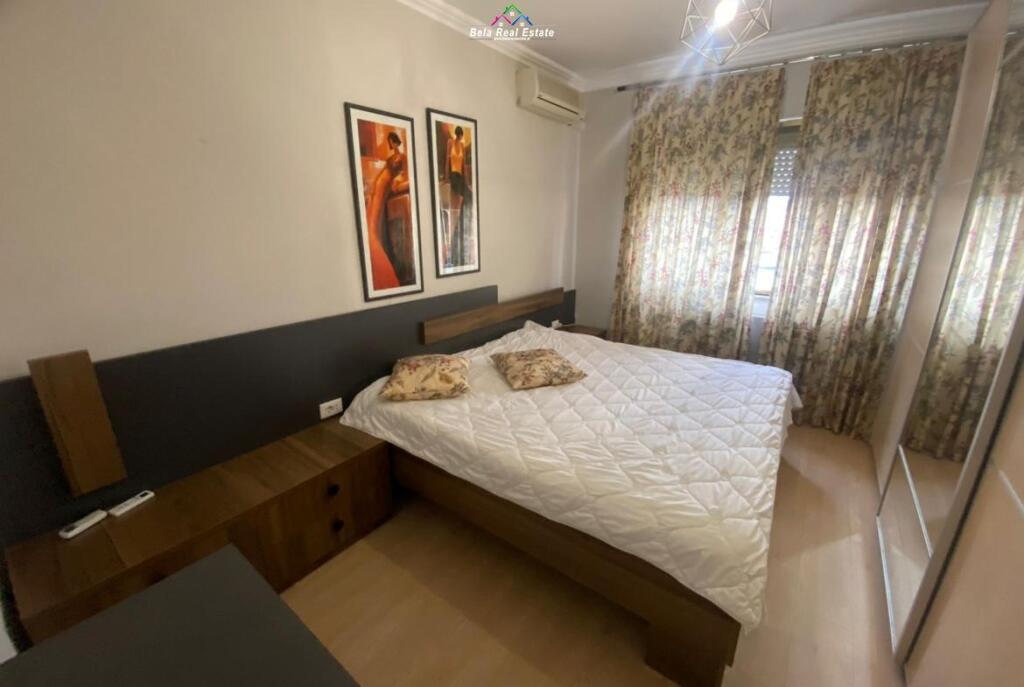 Appartamento in affitto 3+1+2 nel Centro (ID B230171) Tirana