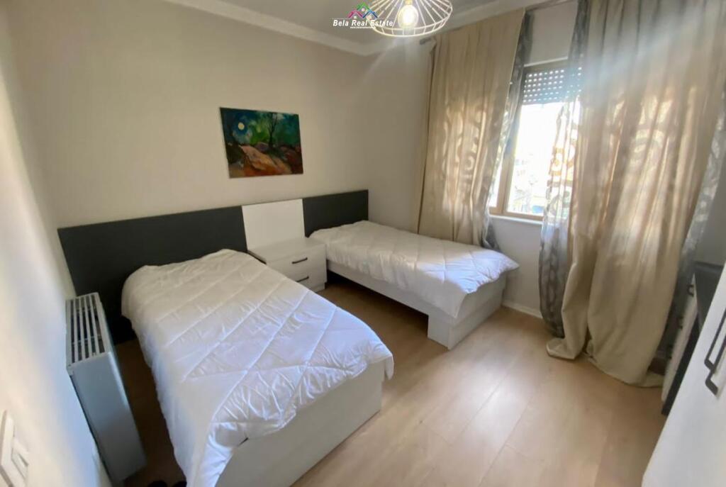 Appartamento in affitto 3+1+2 nel Centro (ID B230171) Tirana