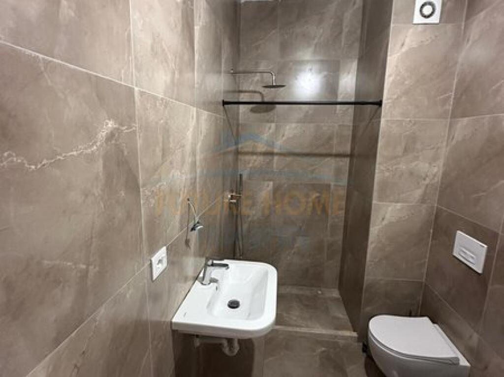 Shitet, Apartament 2+1, Kompleksi Mangalem, Tiranë.