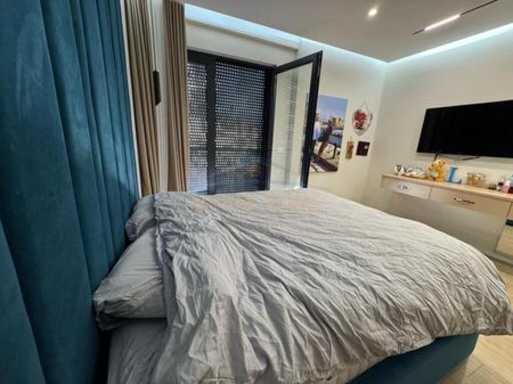 Shitet, Apartament 2+1+Post Parkimi, Korrekt Construksion , Kodra e Diellit.