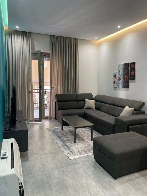 Jepet me qira apartament 1+1 tek Kompleksi Delijorgji .