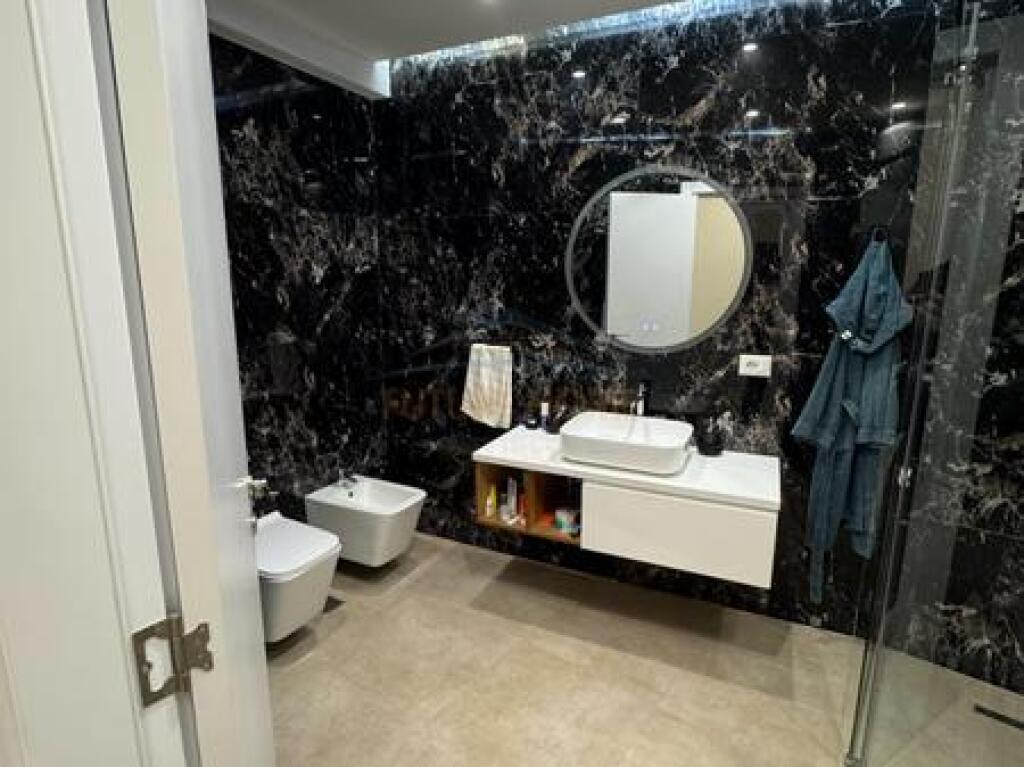Shitet, Apartament 2+1+Post Parkimi, Korrekt Construksion , Kodra e Diellit.