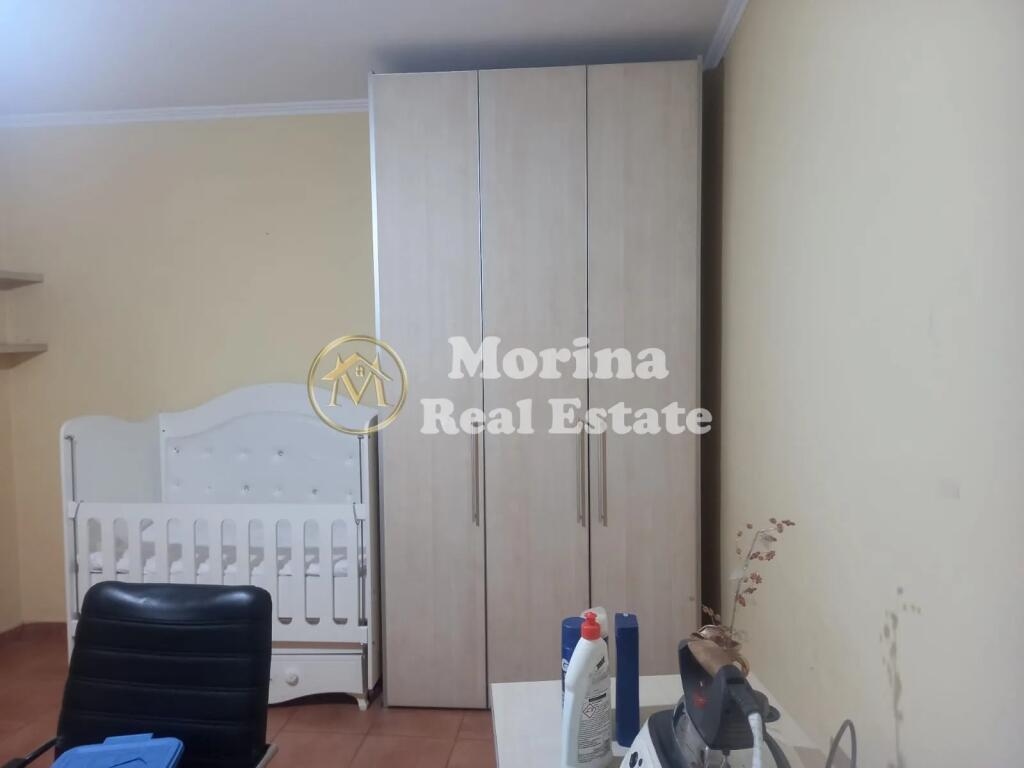 Qera, Apartament 2+1, tek 21-Dhjetori , — 650 euro/muaj.
