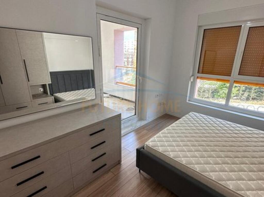 Shitet, Apartament 2+1, Kompleksi Mangalem, Tiranë.
