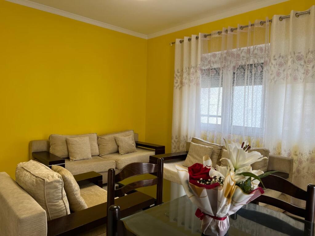 🏢Ne  zonen e Don Boskos,prane Supermarket Viva,jepet me qera apartament ,2+1,i mobiluar.60,000Leke